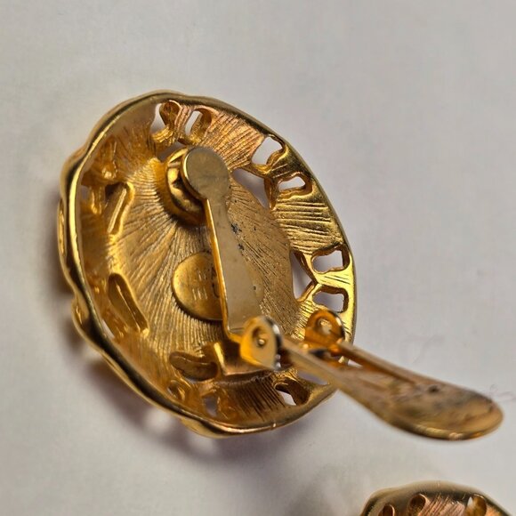 Vintage Blue Enamel Gold Tone Clip On Earrings Made in USA Retro Glam Jewelry - Picture 6 of 13